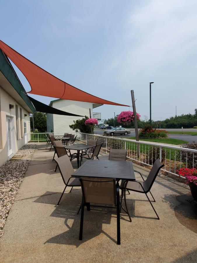 Voyager Inn เซนต์อิกเนซ ภายนอก รูปภาพ