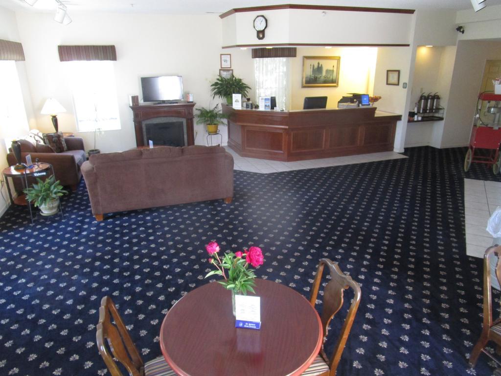 Voyager Inn เซนต์อิกเนซ ภายนอก รูปภาพ