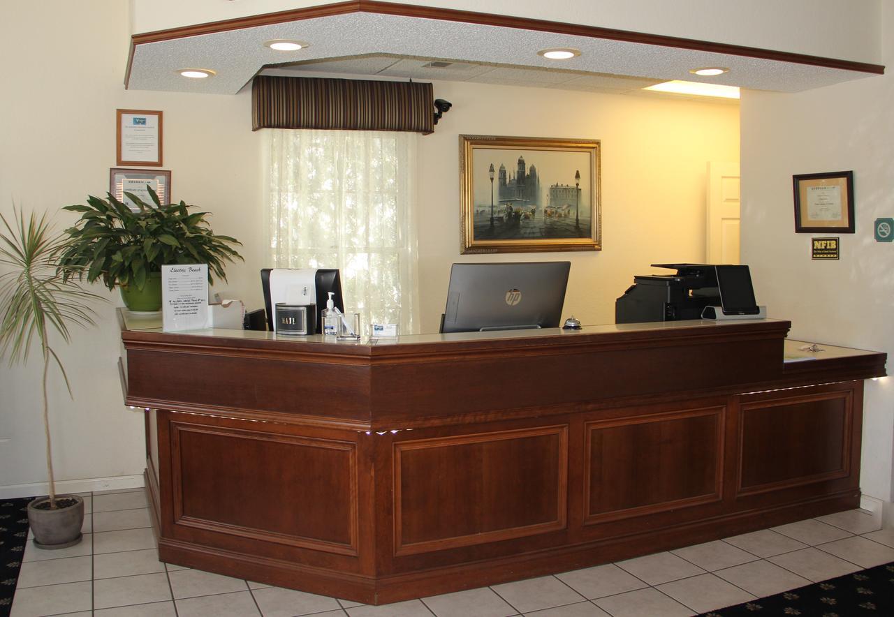 Voyager Inn เซนต์อิกเนซ ภายนอก รูปภาพ